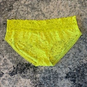 NWT VS Hipphugger panties XL